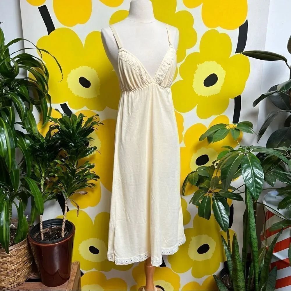 Dreamy Bohemian 1970s Pale Yellow Ribbed Knit Lace Trim Nightgown Lingerie
